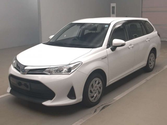 50064 Toyota Corolla fielder NKE165G 2018 г. (TAA Kantou)